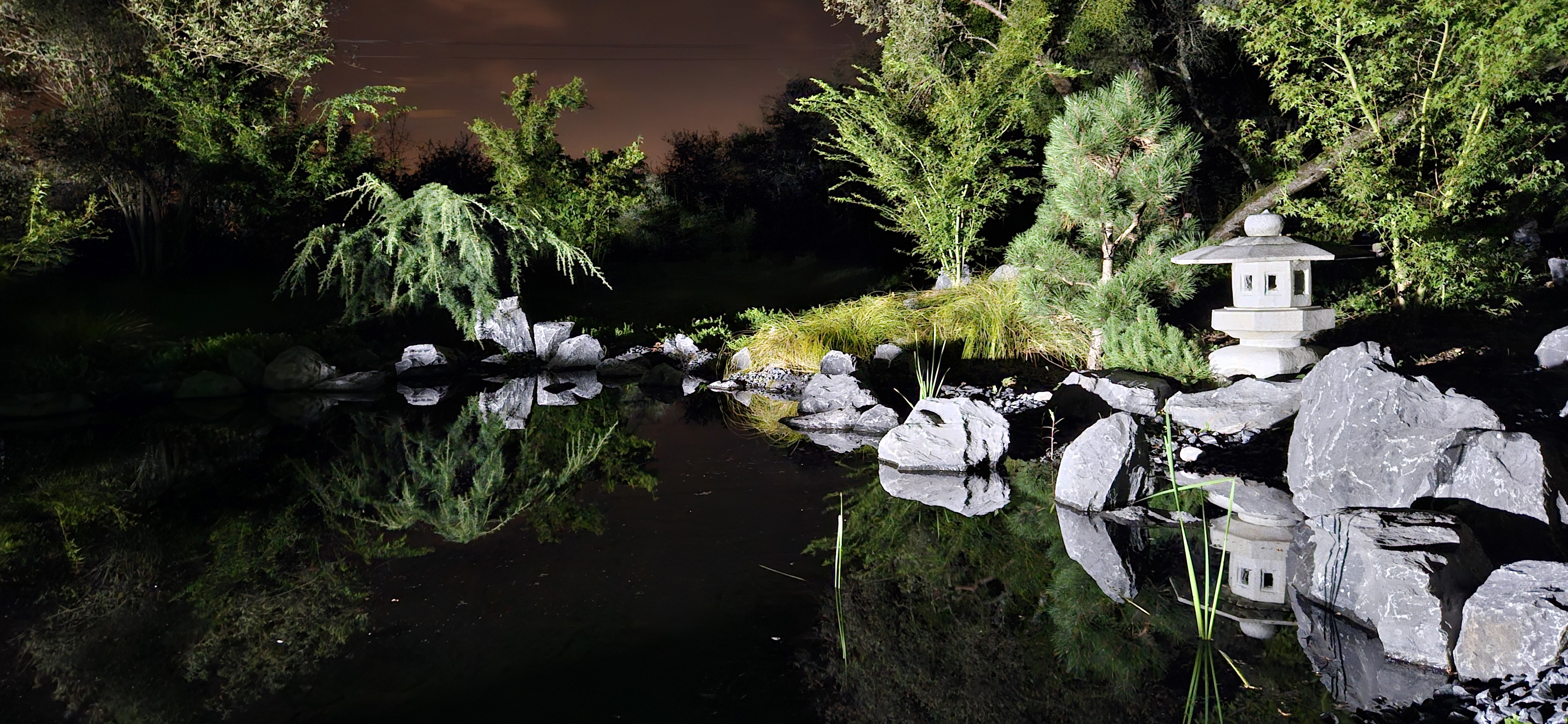 les jardins de favieres la nuit