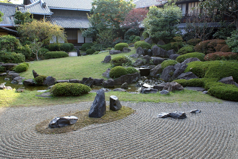 1280px-Shitennoj_honbo_garden06s3200.jpg