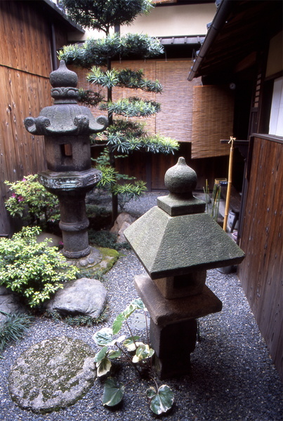 Kyoto_Courtyard.jpg